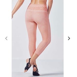 NWOT Fabletics Seamless Capris